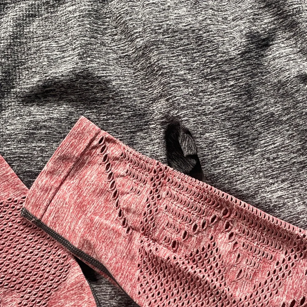 PINK Victoria's Secret Ombre Black and Pink Leggings - Picture 8 of 10